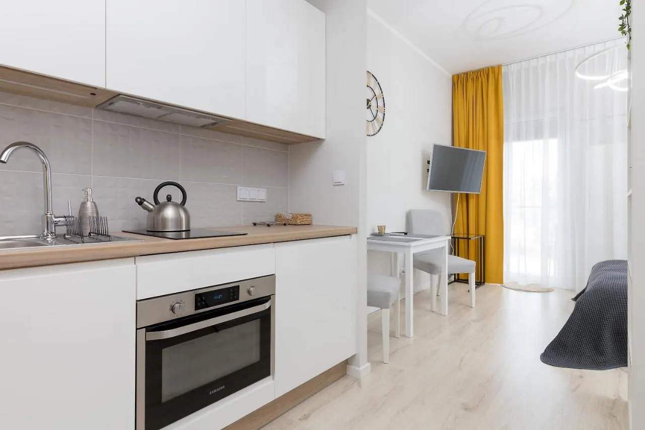 Yellow Sunset Studio Apartment Warsaw